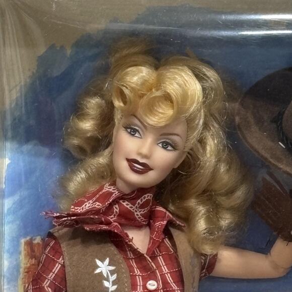 Barbie Pin-Up Girls Way Out West Platinum Label Collector Doll 2005 In Box Blond - Picture 1 of 12